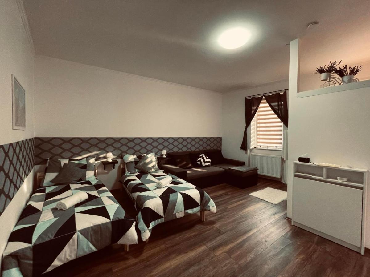 Mazli Vendeghaz Hotell Sátoraljaújhely Exteriör bild