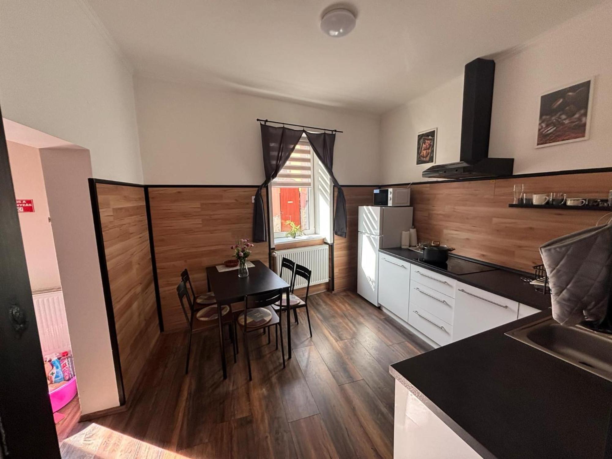 Mazli Vendeghaz Hotell Sátoraljaújhely Exteriör bild